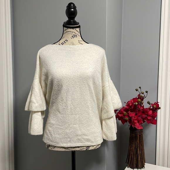 Tier-Sleeve Pullover Sweater in Coziest Yarn - Picture 2 of 8